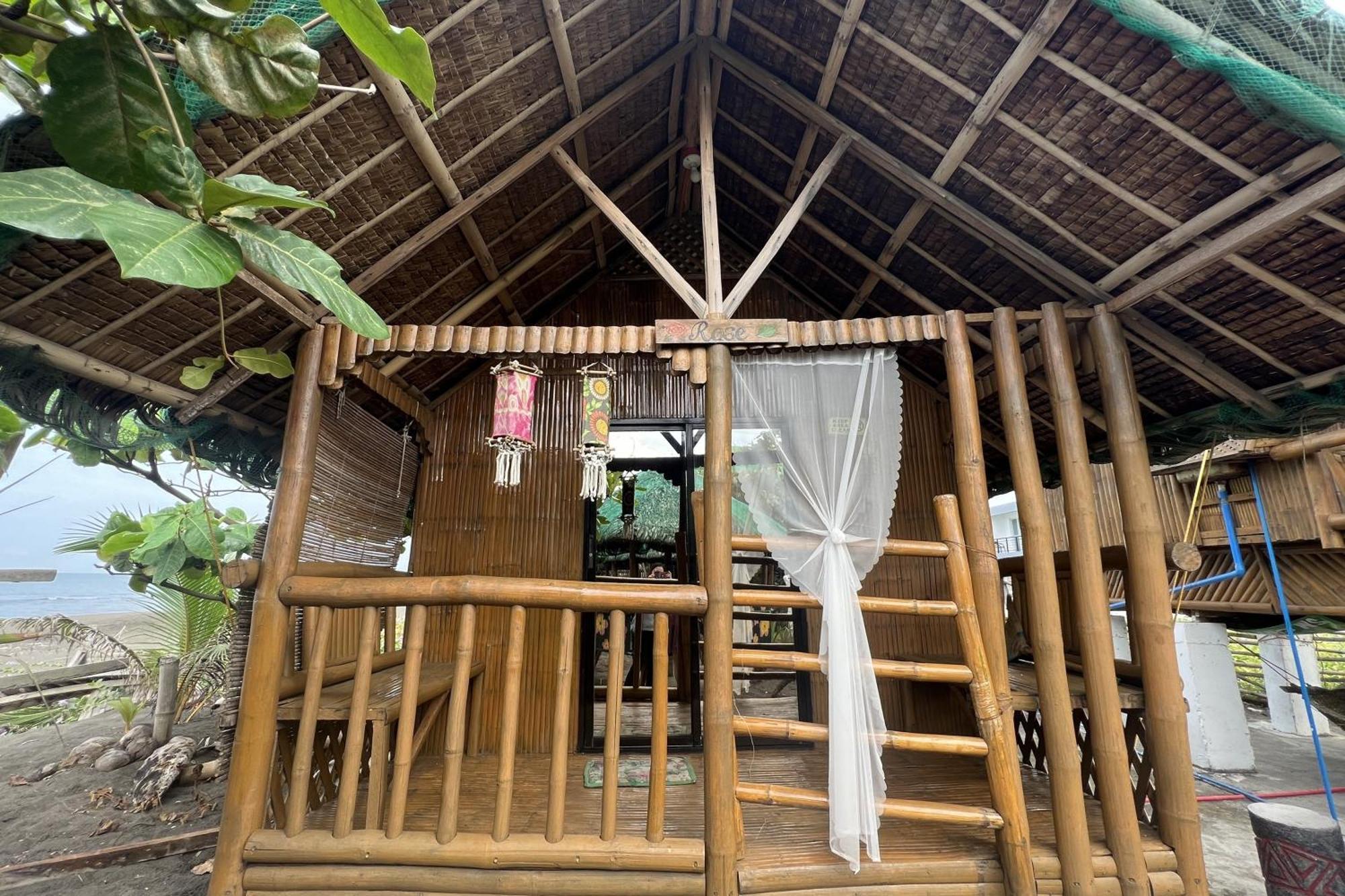 Lover'S Point Beach Front Resort Лиан Экстерьер фото